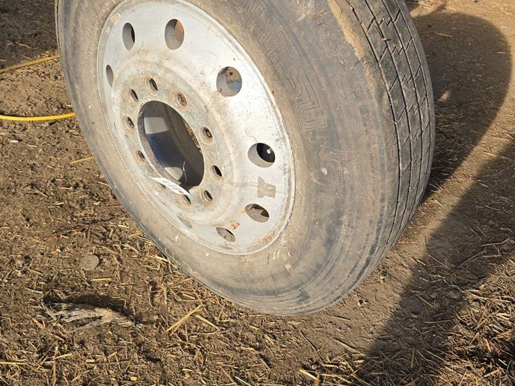 285/75r24.5-spare-tire-10lug-aluminum-rim-image-1