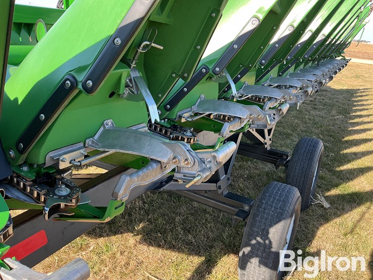 2024-john-deere-c12f-image-9