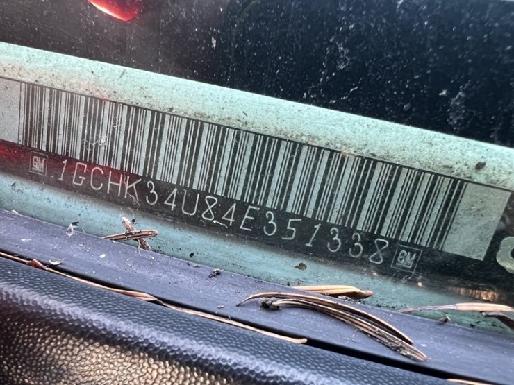 2004-chevrolet-silverado-3500-image-11