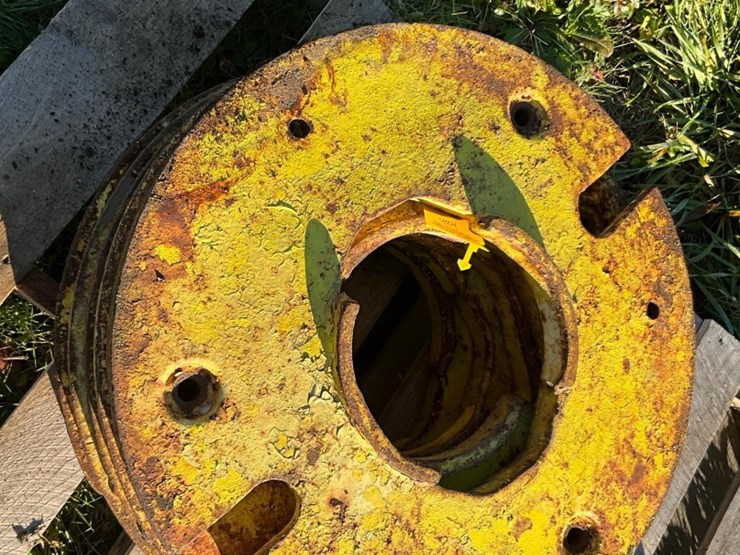 (5)-tractor-wheel-weights-image-1