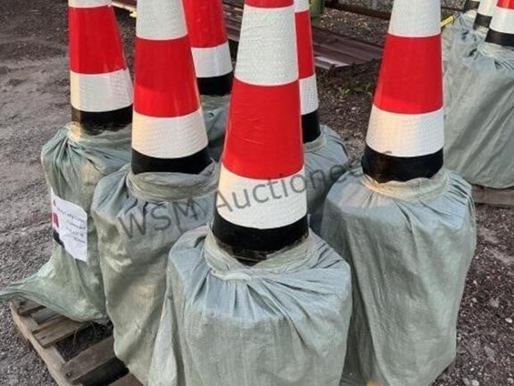 (120)-traffic-cones-image-2