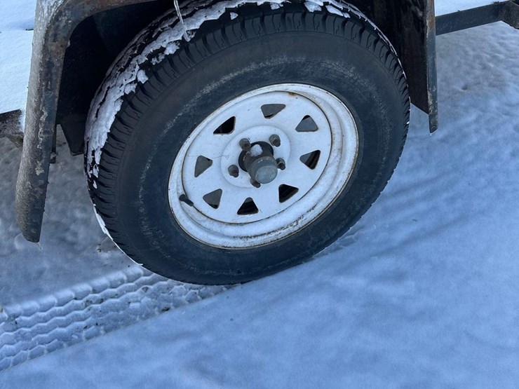 3313---single-axle-utility-trailer-&-truck-toolbox-image-3