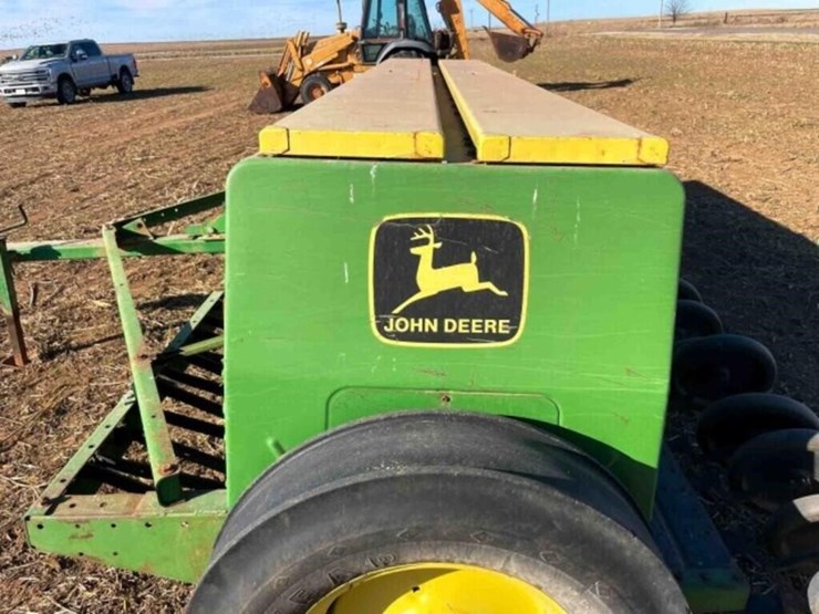 john-deere-8300-image-19