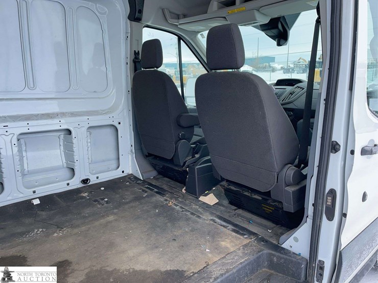 2017-ford-transit-image-27