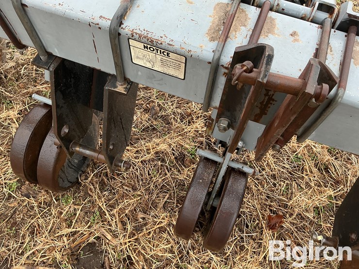 hiniker-6-row-3-pt-30”-cultivator-image-13