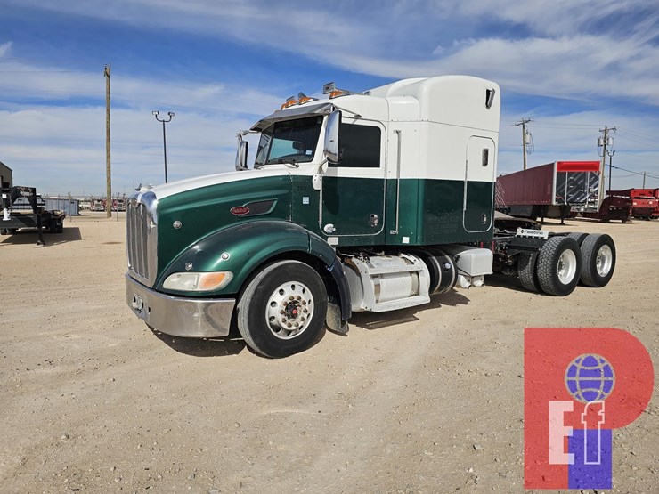 2012-peterbilt-384-image-1