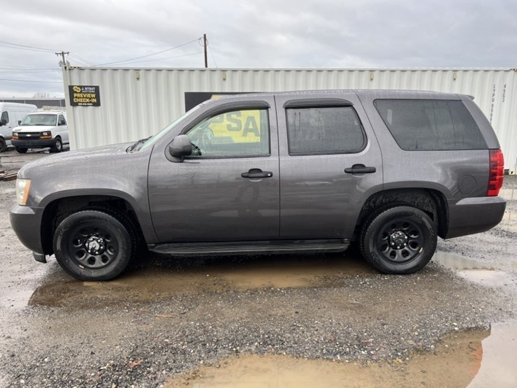 2011-chevrolet-tahoe-image-7