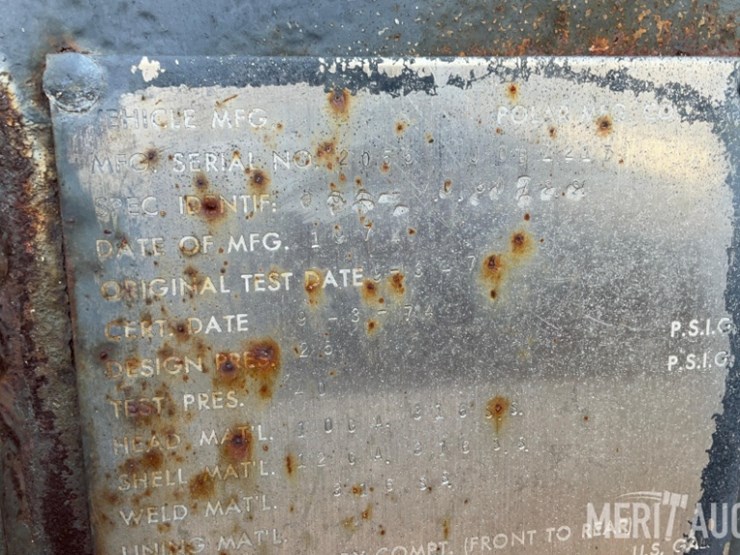 polar-mfg-co.-5,500-gallon-stainless-steel-tanker-image-42