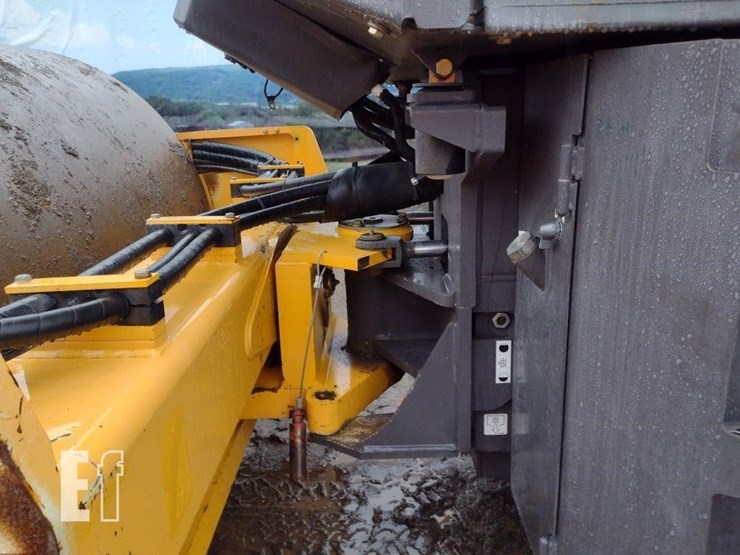 2014-volvo-sd115-image-12