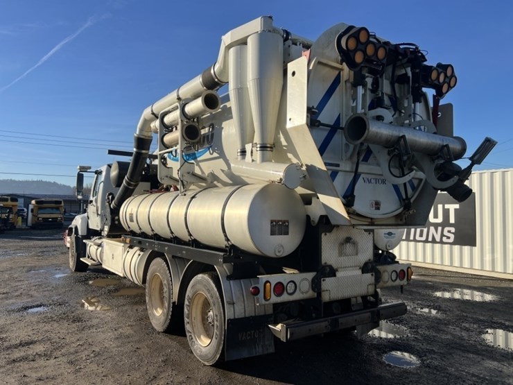 2014-vactor-2100-image-6