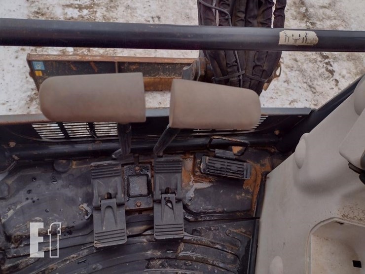 2016-deere-35g-image-9