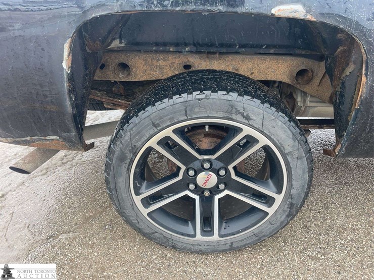 2013-chevrolet-silverado-1500-image-22