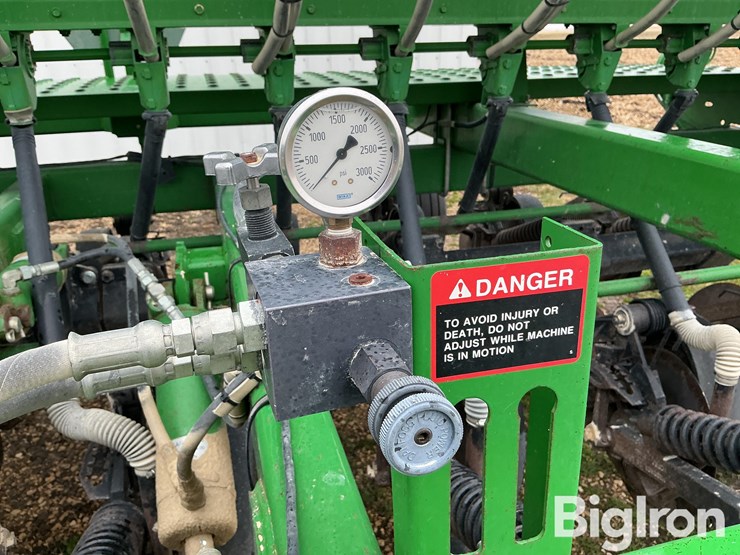 1999-john-deere-1560-image-12