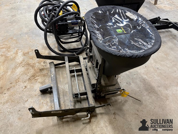 john-deere-gator-image-8