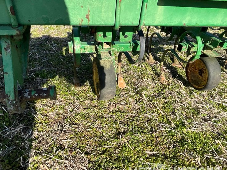 john-deere-8-image-9