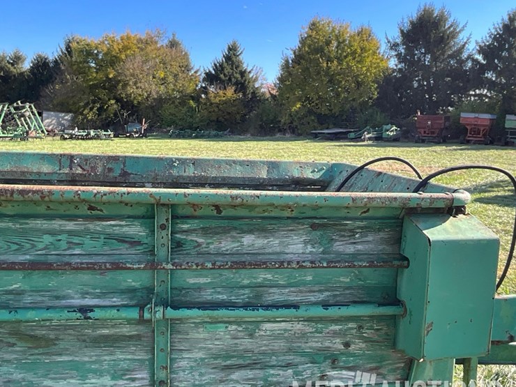 john-deere-manure-spreader-image-30