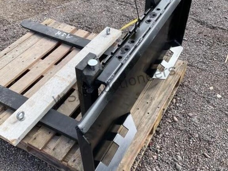 3ft-6in-skid-steer-forks-image-5