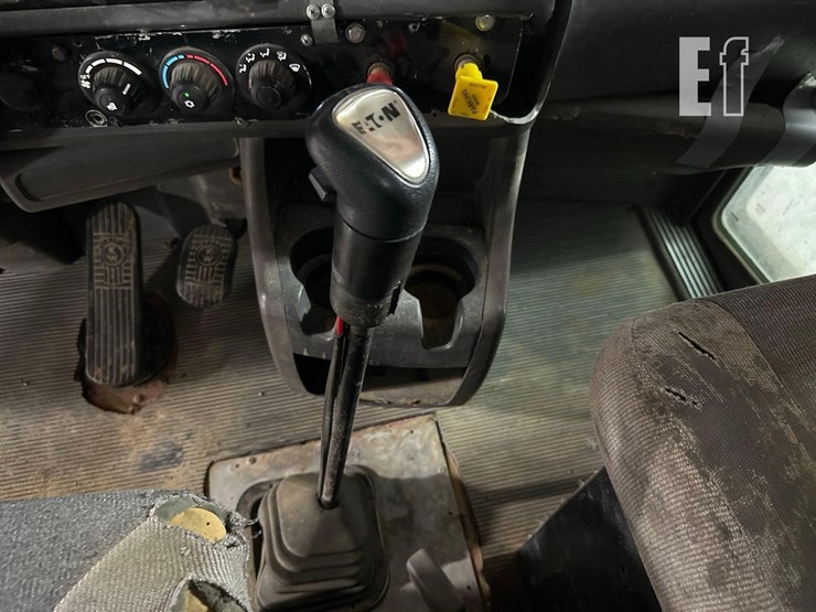 2006-kenworth-t800-image-13