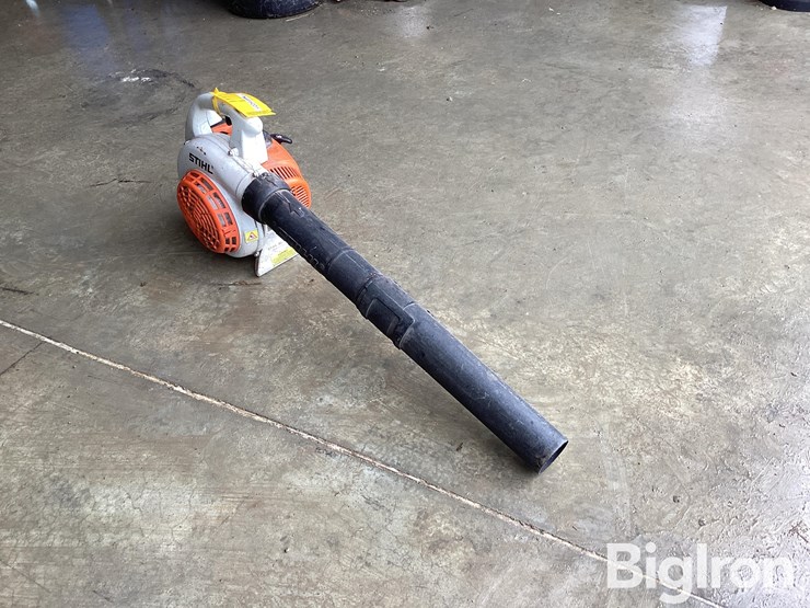 stihl-bg-56c-leaf-blower-image-3