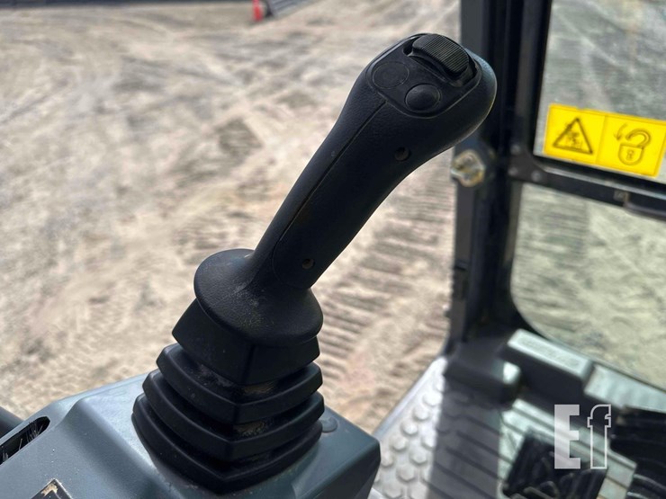 2023-xcmg-xe210u-image-15