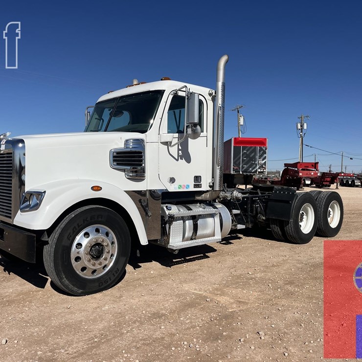 2021 FREIGHTLINER CORONADO 122 SD