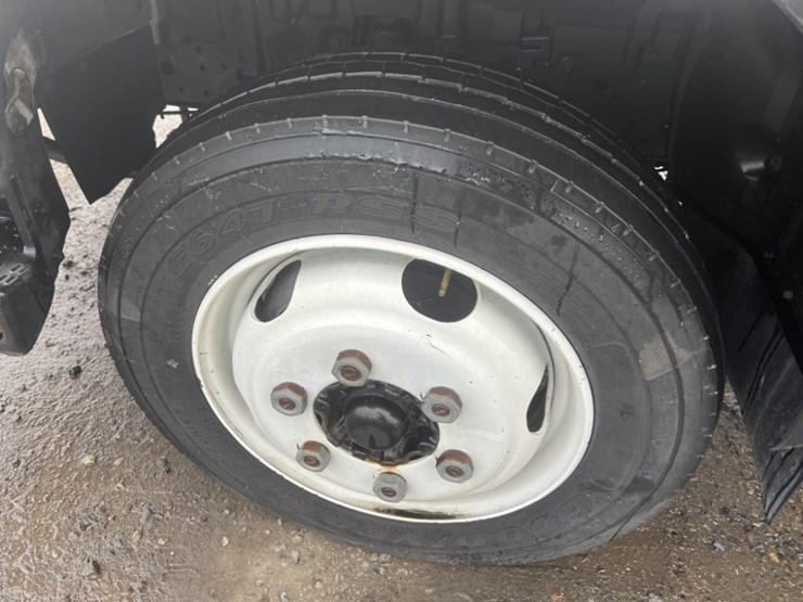 2020-hino-195-image-12