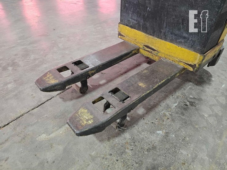 2009-yale-mpb040e-image-9