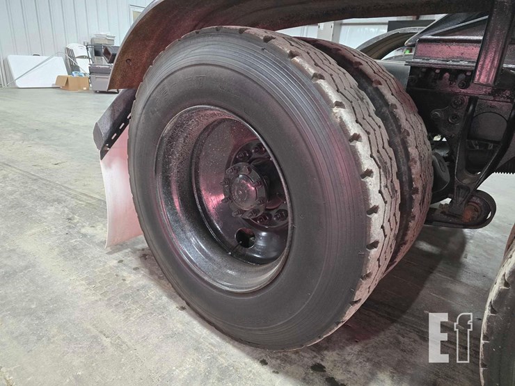 2005-international-9400-image-22