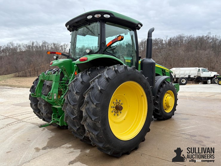 2011-john-deere-8260r-image-5