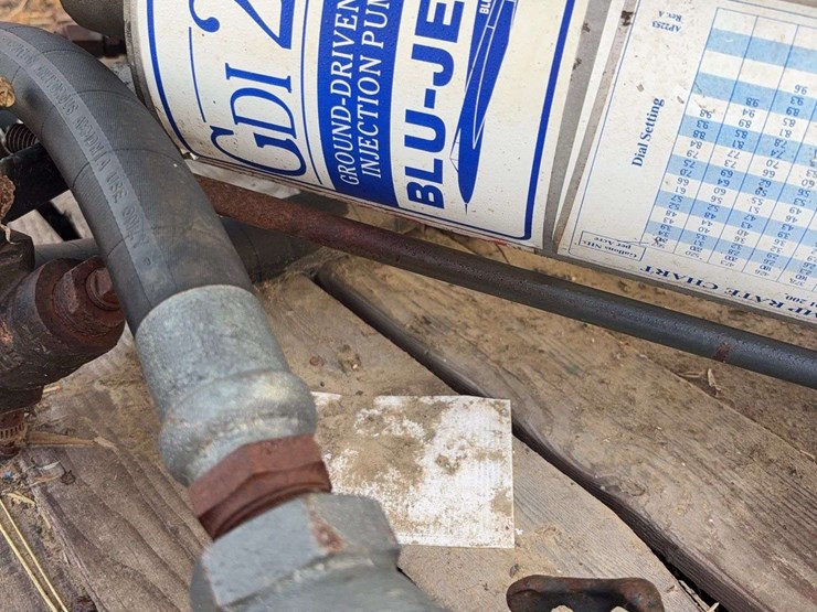 nh3-ground-driven-pump-with-hoses,-blue-jet-injection-pump-image-4