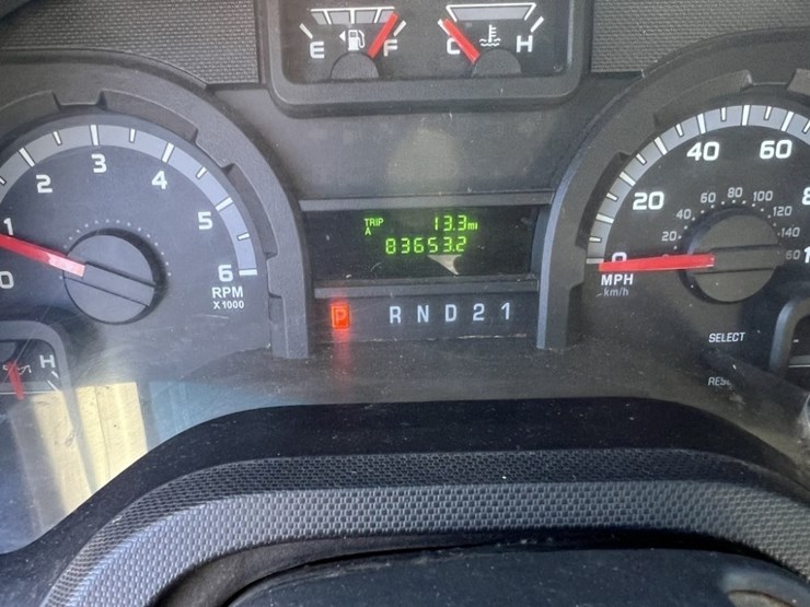 2011-ford-e350-image-27