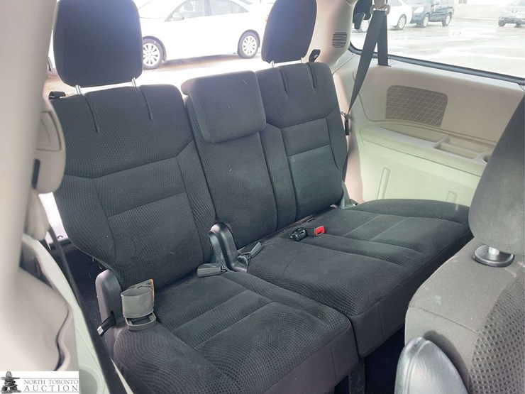 2020-dodge-grand-caravan-se-image-25