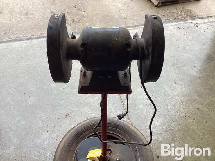 central-machinery-bench-grinder-image-13