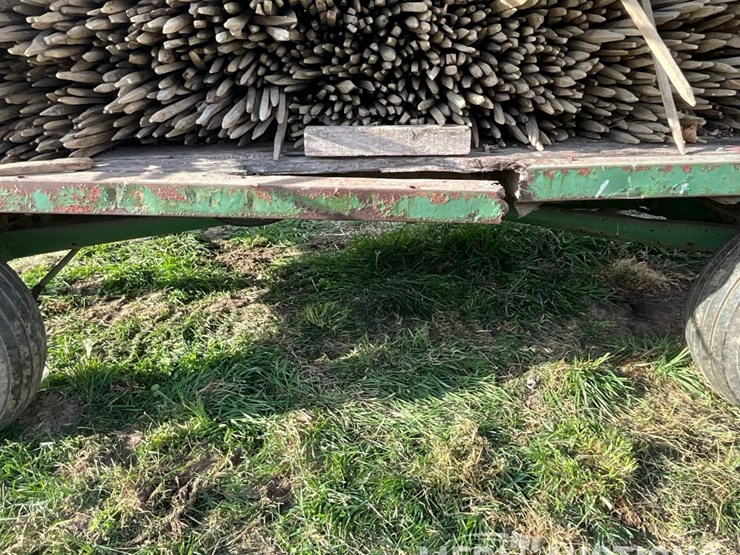 hay-rack-on-john-deere-running-gear-image-19