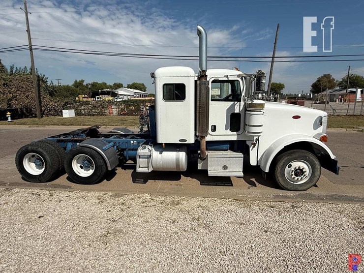 2008-peterbilt-367-image-3