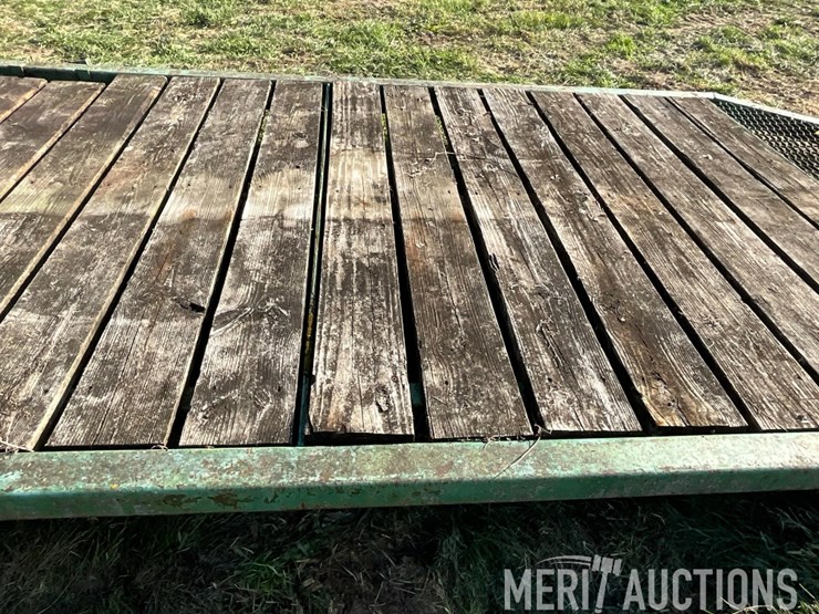 john-deere-implement-trailer-image-35