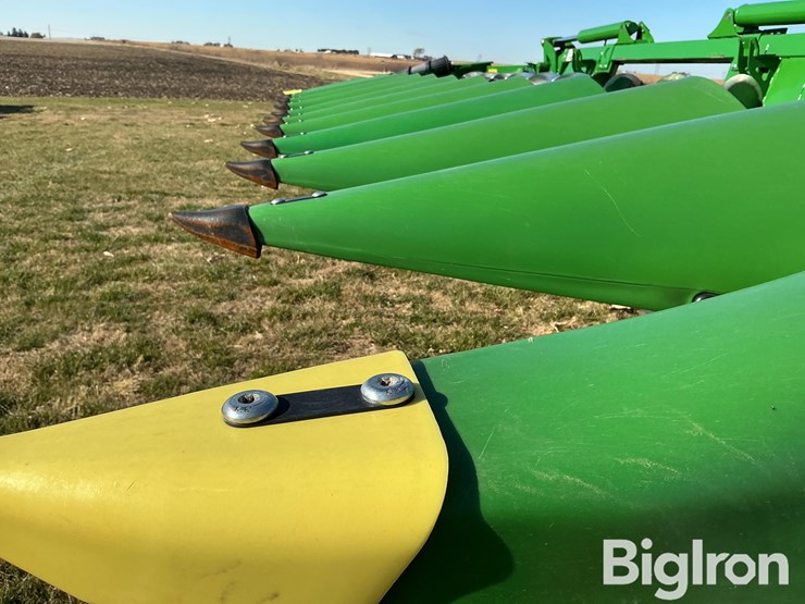 2024-john-deere-c12f-image-16