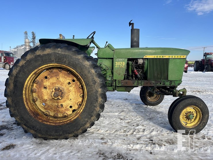 john-deere-3020-image-6