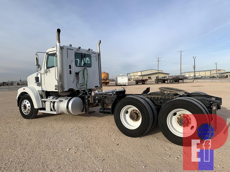 2020-freightliner-coronado-122-sd-image-2