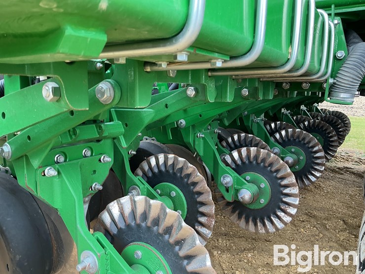 2025-john-deere-db60-image-20