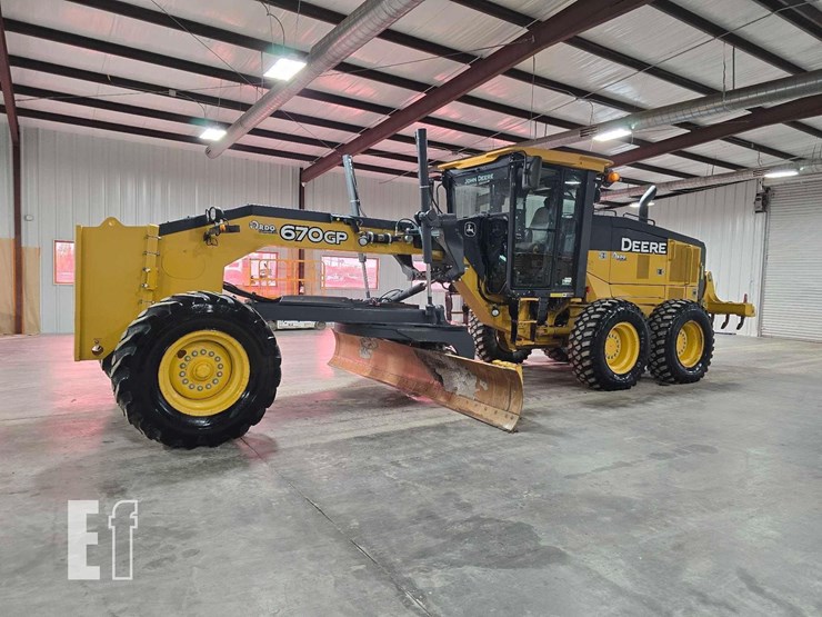 2020-deere-670gp-image-1