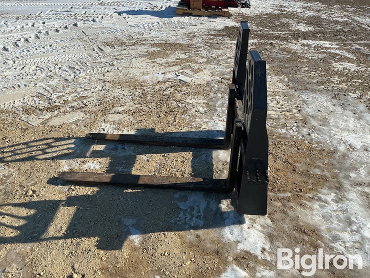 2015-melecio-4'-skid-loader-mount-pallet-forks-image-8