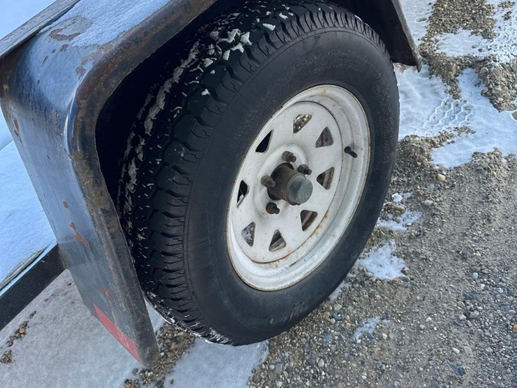 3313---single-axle-utility-trailer-&-truck-toolbox-image-6