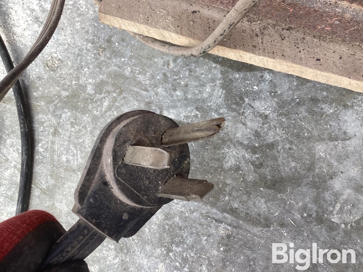 lincoln-arc-welder-ac-225-amp-image-10