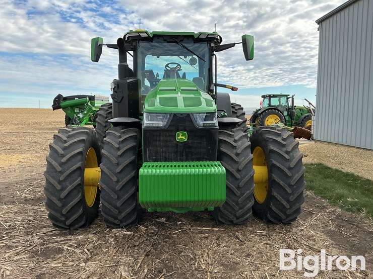2024-john-deere-8r-370-image-2