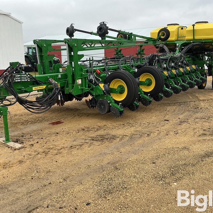 2025 JOHN DEERE 1775NT