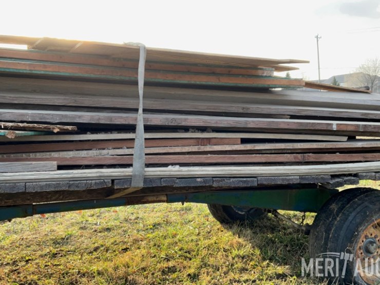 16ft.-hay-rack-on-running-gear-image-27