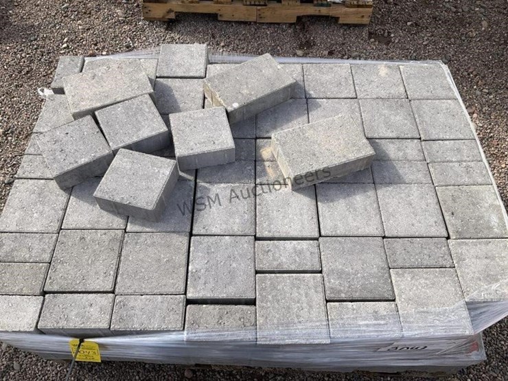 pallet-of-stone-pavers-image-5
