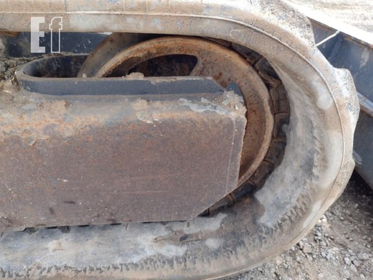 2022-deere-26g-image-39