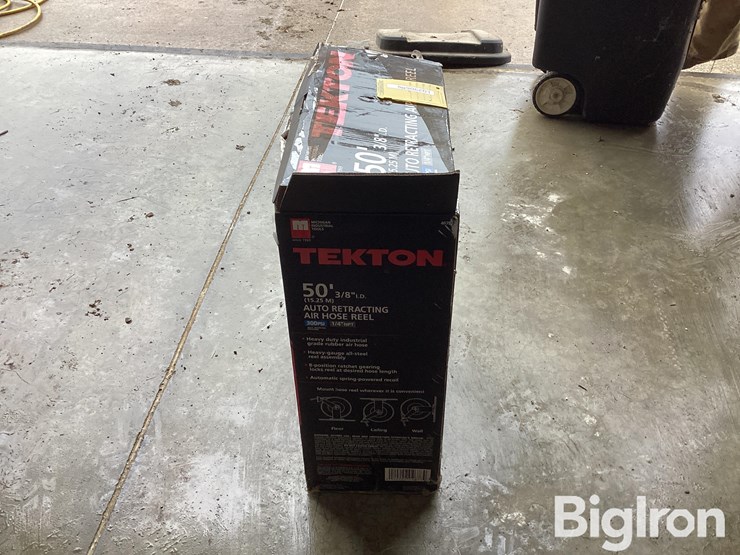 tekton-50’-3/8"-auto-retracting-air-hose-reel-image-6